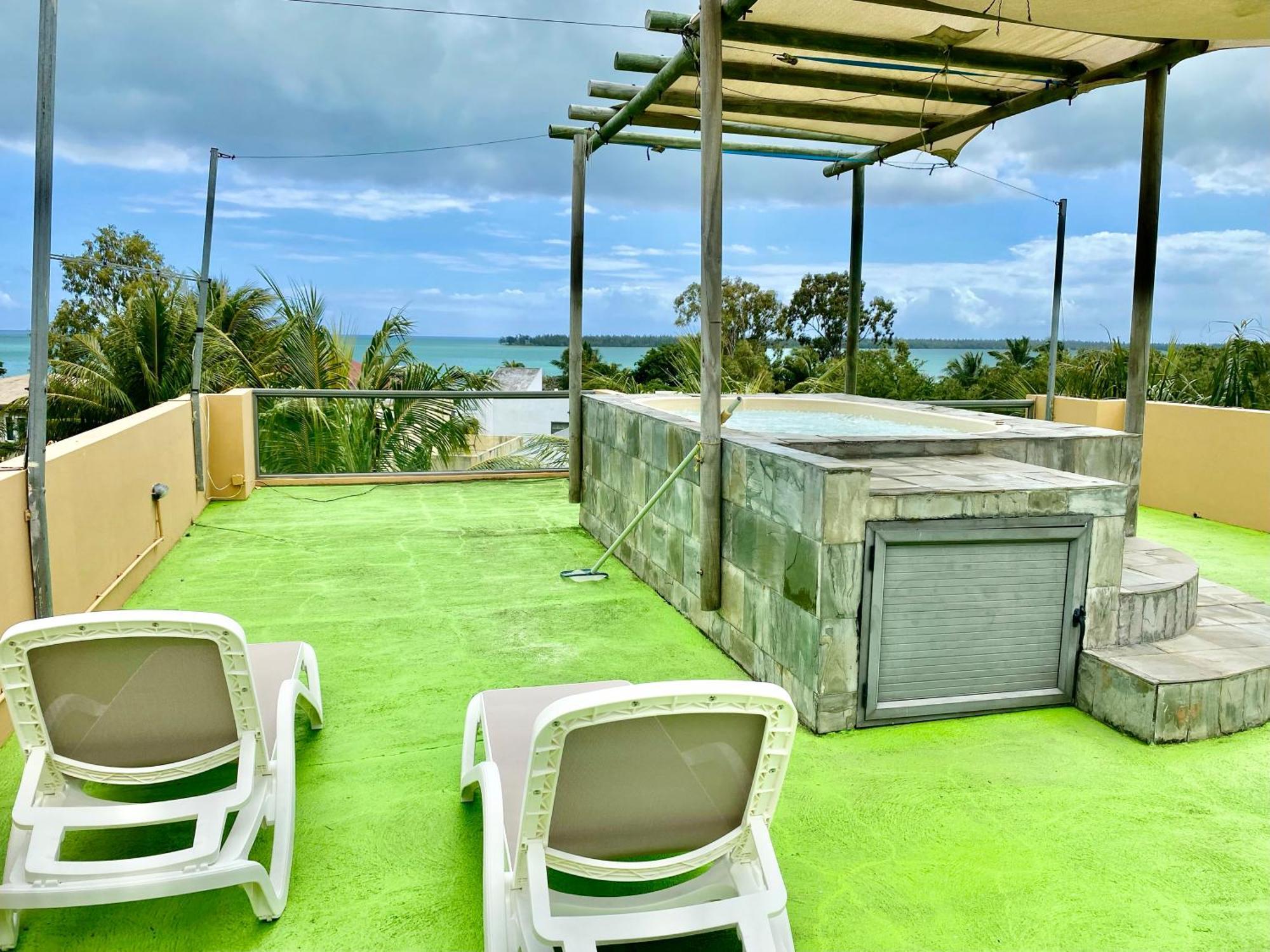 Luxe Exotica Apartments La Gaulette Exterior photo